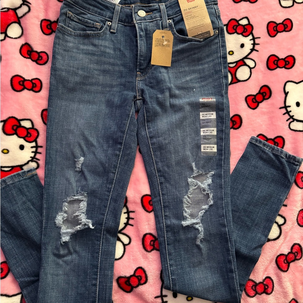 Stylish Blue Distressed Women's Jeans